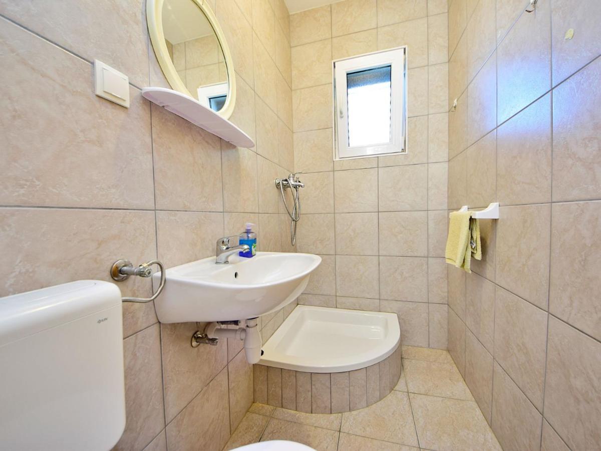 Holiday Home Tina - Hvr501 By Interhome Gdinj Extérieur photo